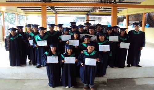 24 graduandos al diplomado recibieron el certificado.