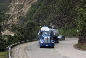 El tránsito pesado quedó restringido en la vía Pitalito-Mocoa.