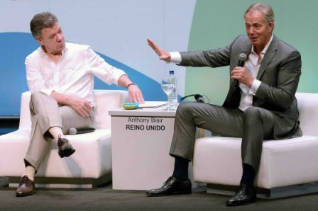 Juan Manuel Santos y Tony Blair, ellos mismos han aceptado, son amigos desde hace varios años y apoyan la propuesta política llamada “la tercera vía”. /Presidencia
