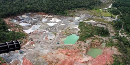 Foto: Archivo El TIEMPO Según cálculos conservadores, la explotación ilegal de oro en Colombia mueve alrededor de 45.000 millones de pesos al mes 