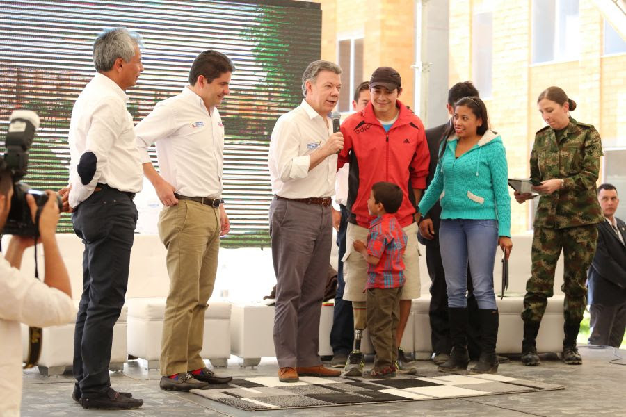 El Presidente Santos estuvo hoy con su Ministro de Vivienda en Boyacá mañana visitarán Putumayo. Foto: Jaime Reyes. MVCT.