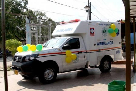 Entrega  de la ambulancia por falta de esta ambulancia varias  personas han muerto
