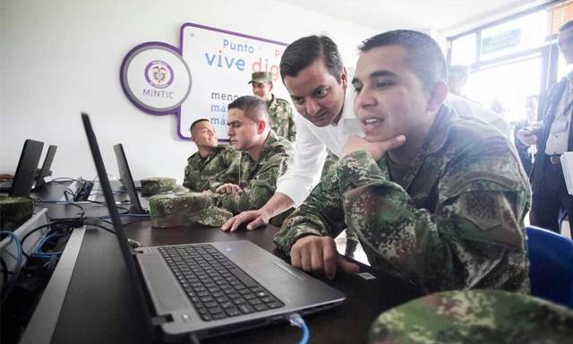 Con los Puntos de Paz, el Ministerio TIC lleva Internet a las guarniciones militares de Colombia