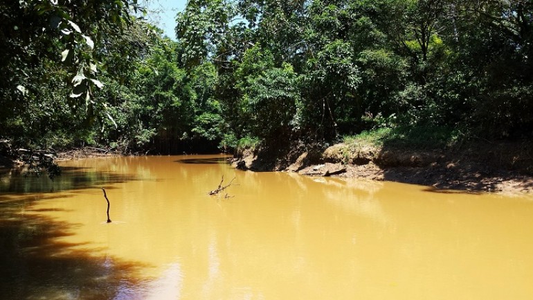 Asi lucen las aguas del Río Cocayá en Puerto Asís - Foto : Julián Andrade