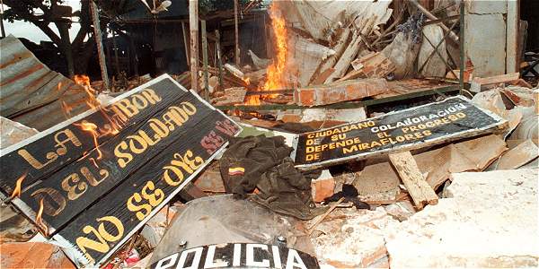 Foto: Milton Díaz / EL TIEMPO En 1998, las Farc arrasaron la estación de Policía y la base militar en Miraflores, Guaviare.