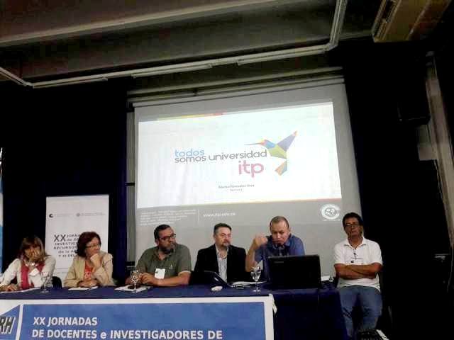 Profesor Jhoni Cerón, en ponencia – Mar de Plata, Argentina.