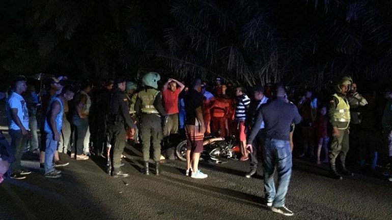 Momentos en que la policía atendía el hecho. | Foto: Julián Andrade.